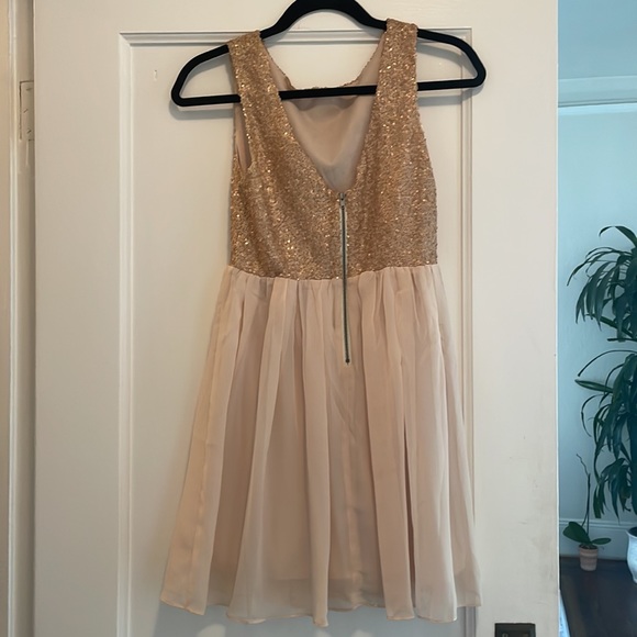 Gold sequin chiffon gold dress in size small - Picture 3 of 3
